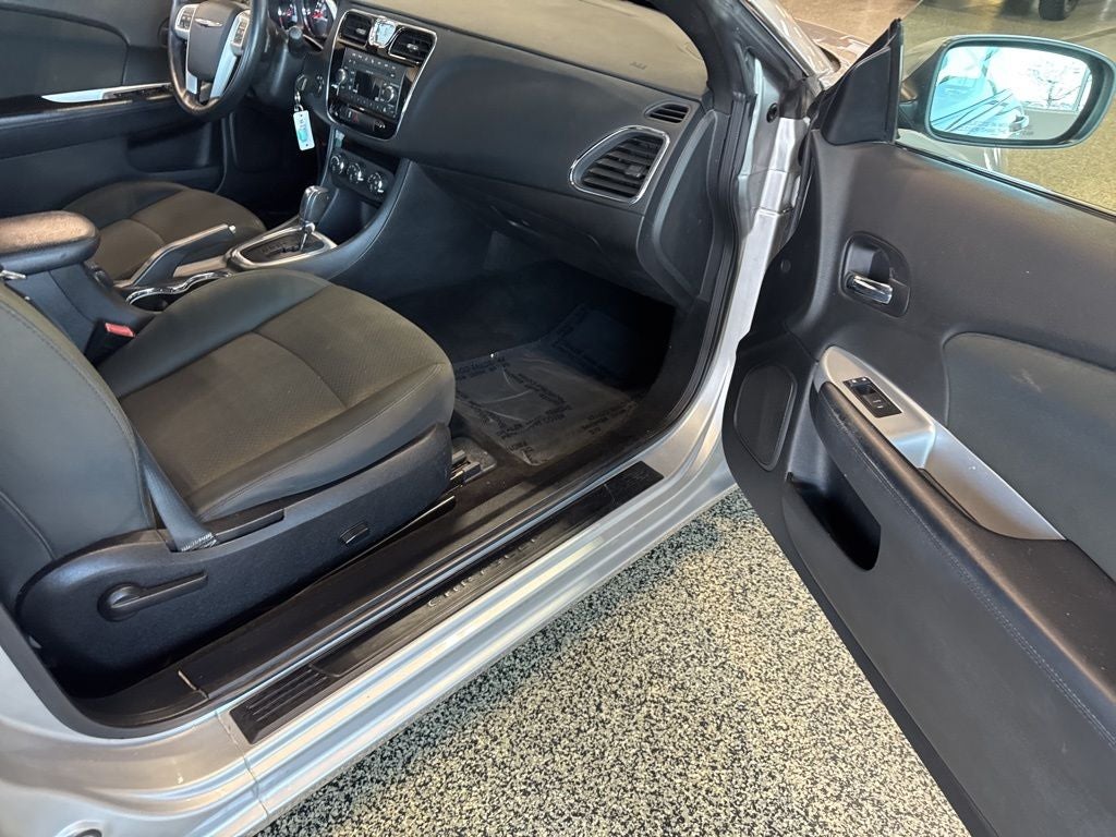 2011 Chrysler 200 Touring