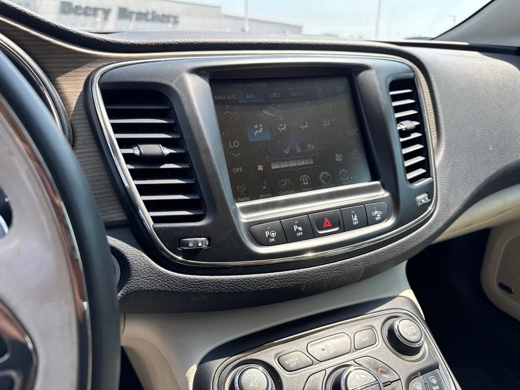 2015 Chrysler 200 C