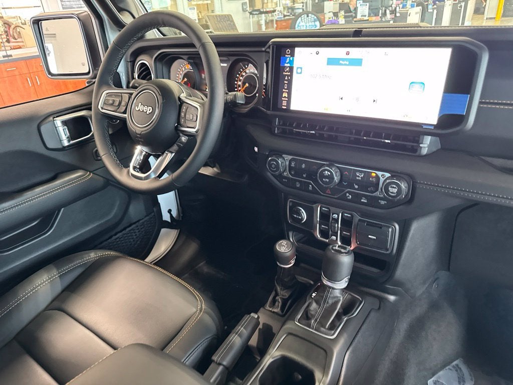 2027 Jeep Wrangler WRANGLER 4-DOOR SAHARA