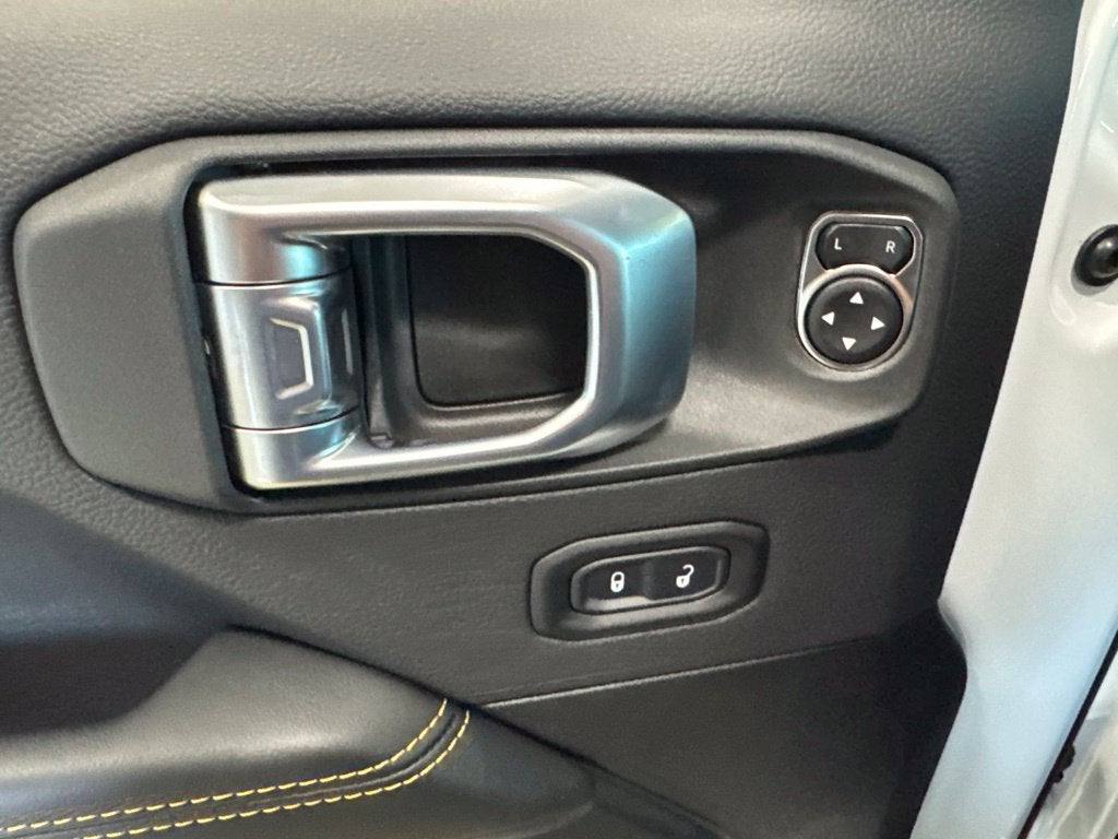 2027 Jeep Wrangler WRANGLER 4-DOOR SAHARA