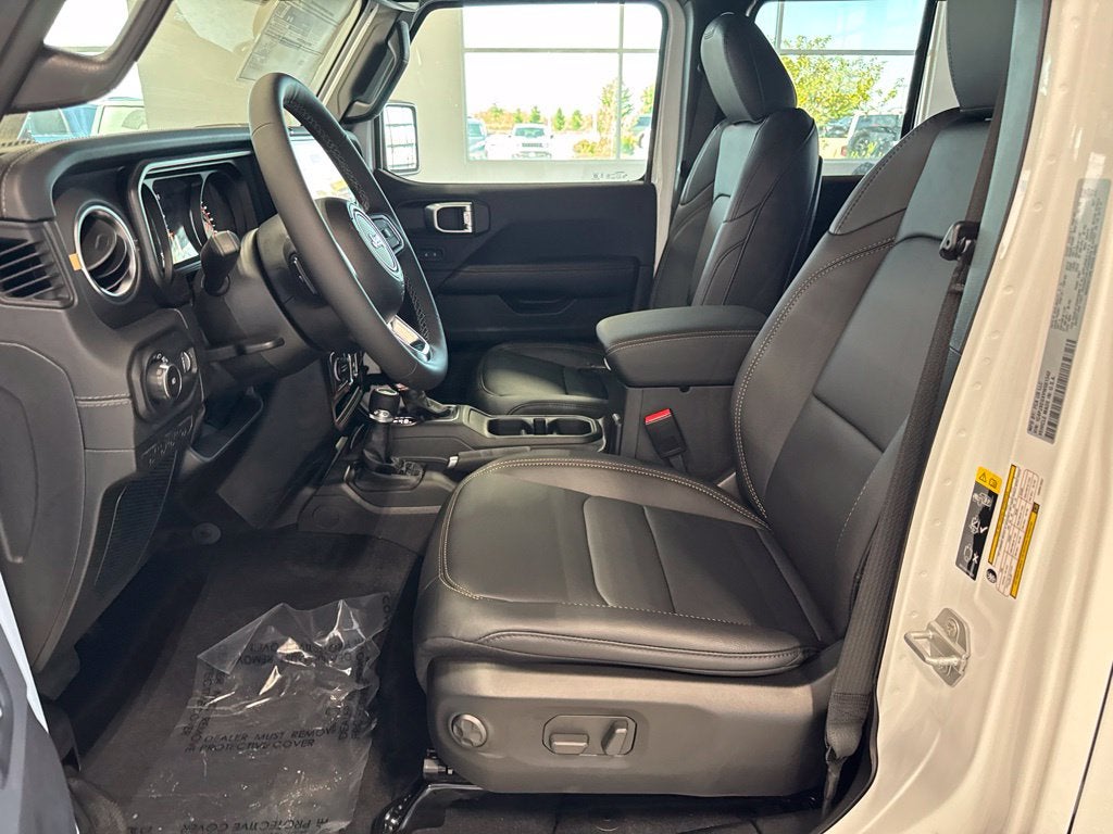 2027 Jeep Wrangler WRANGLER 4-DOOR SAHARA