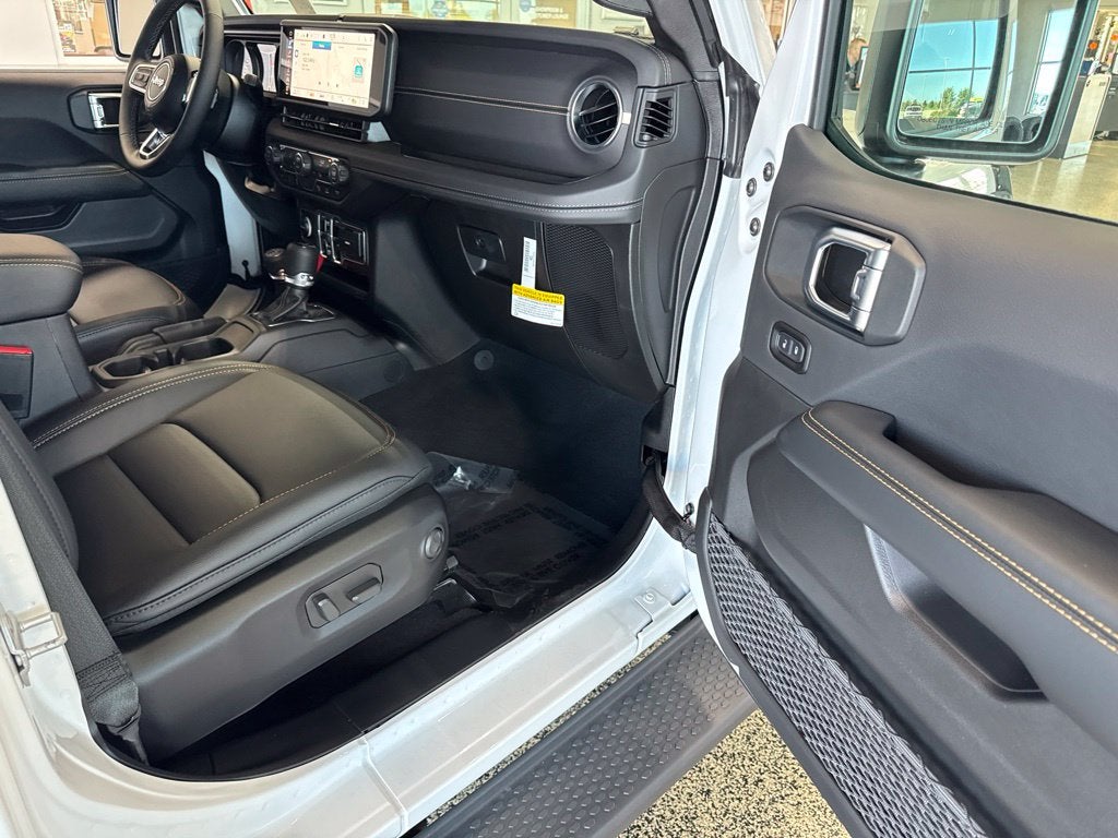 2027 Jeep Wrangler WRANGLER 4-DOOR SAHARA