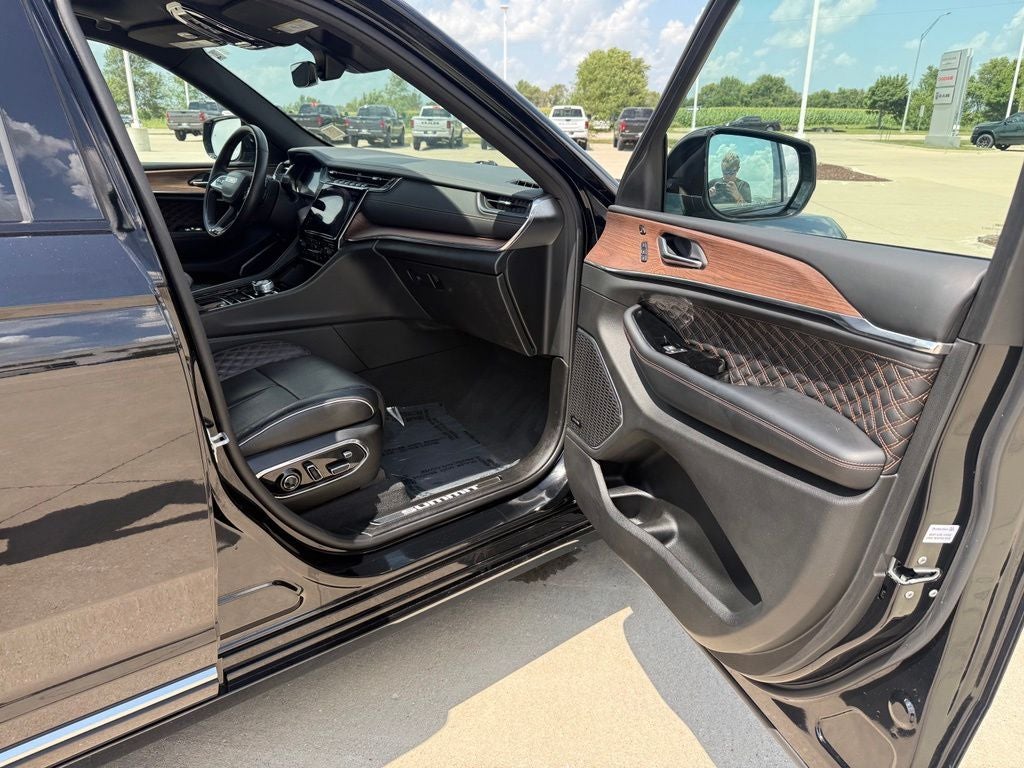 2017 Jeep Grand Cherokee Summit
