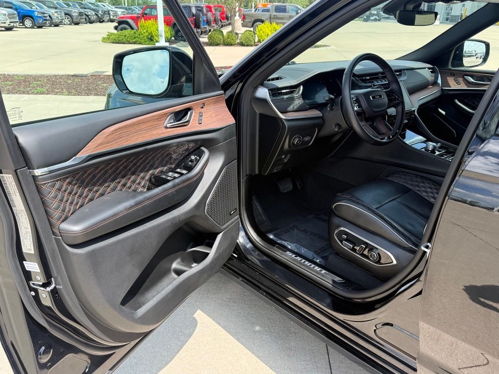 2017 Jeep Grand Cherokee Summit