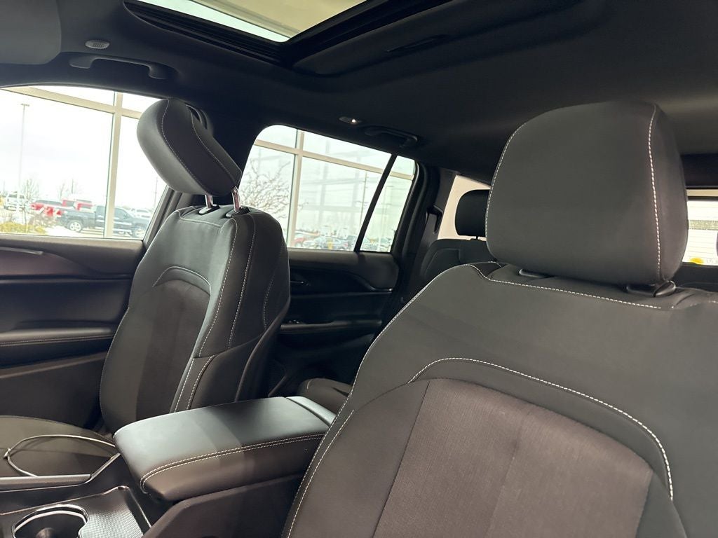 2026 Jeep Grand Cherokee GRAND CHEROKEE LAREDO X 4X4