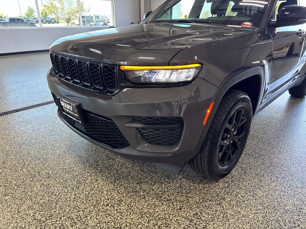 2025 Jeep Grand Cherokee Altitude 4x4