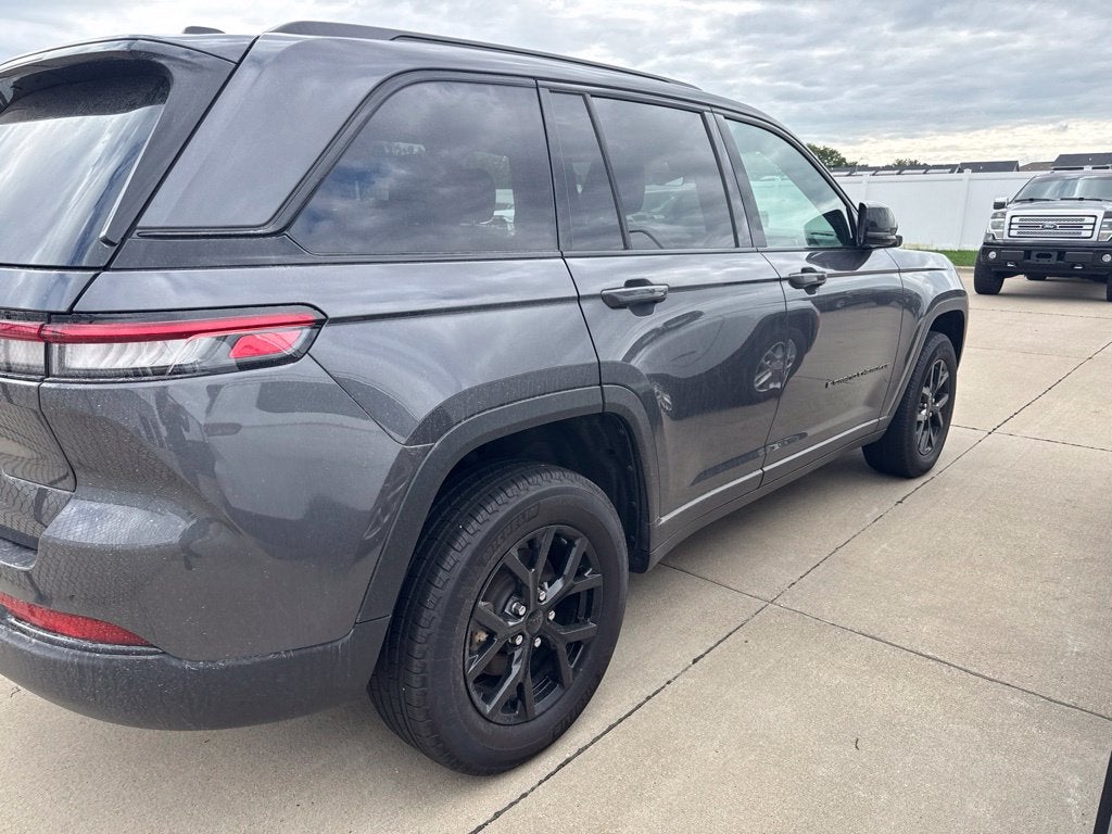 2025 Jeep Grand Cherokee Altitude 4x4