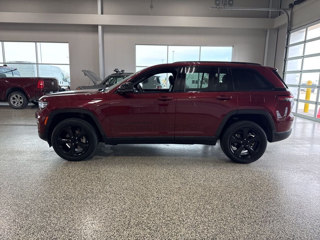 2022 Jeep Grand Cherokee Altitude 4x4