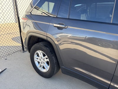 2023 Jeep Grand Cherokee Laredo 4x4