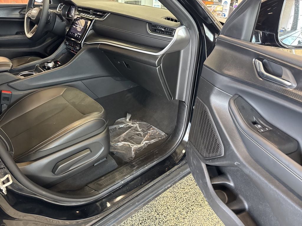 2025 Jeep Grand Cherokee Altitude X 4x4