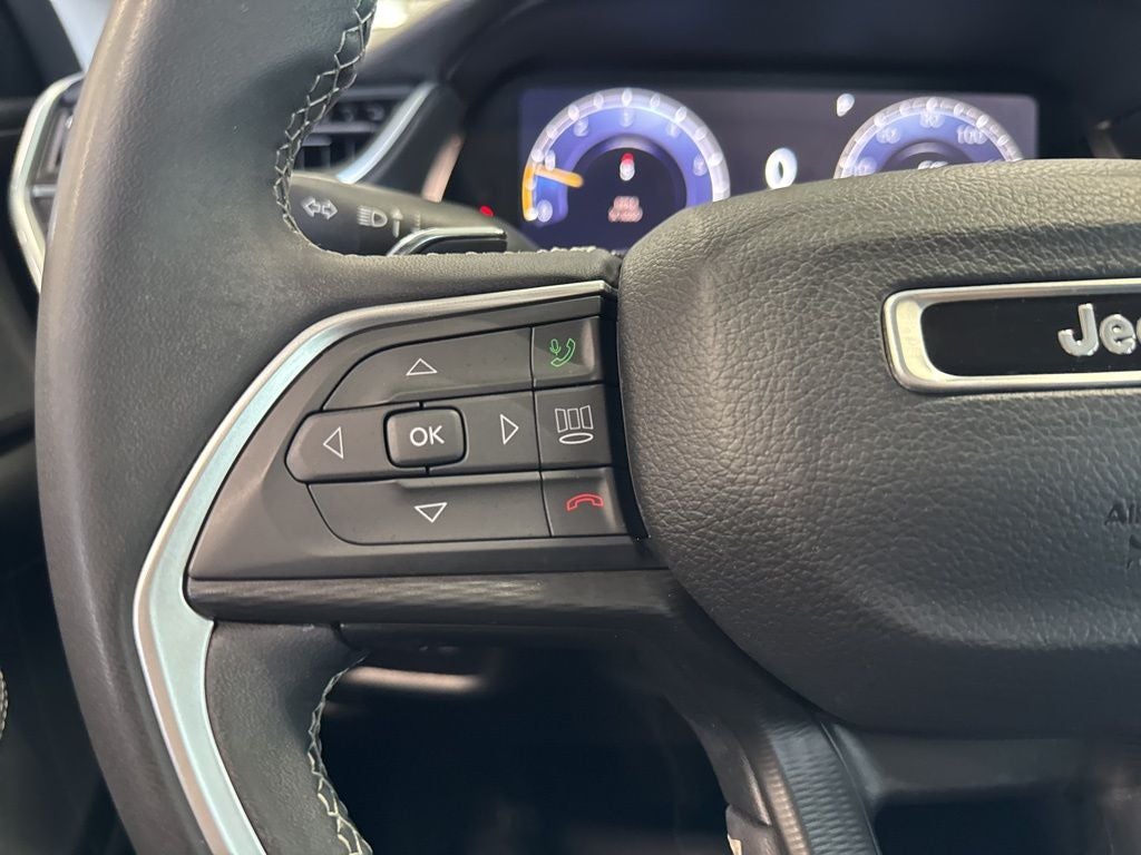 2023 Jeep Grand Cherokee Laredo 4x4