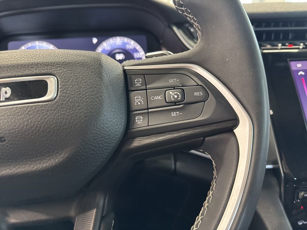 2023 Jeep Grand Cherokee Laredo 4x4
