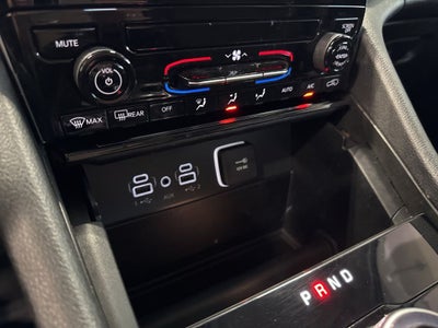 2023 Jeep Grand Cherokee Laredo 4x4