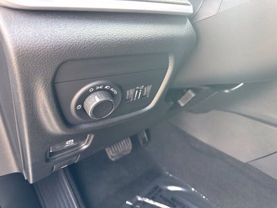 2027 Jeep Grand Cherokee GRAND CHEROKEE LAREDO X 4X4