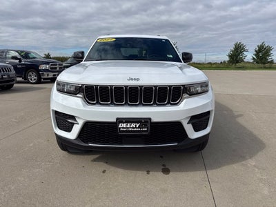 2027 Jeep Grand Cherokee GRAND CHEROKEE LAREDO X 4X4