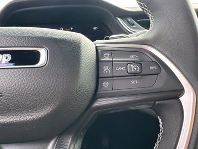 2027 Jeep Grand Cherokee GRAND CHEROKEE LAREDO X 4X4