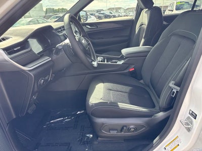 2027 Jeep Grand Cherokee GRAND CHEROKEE LAREDO X 4X4