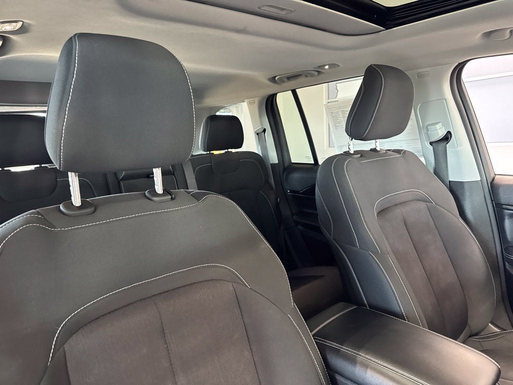 2023 Jeep Grand Cherokee Laredo 4x4