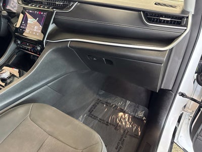 2023 Jeep Grand Cherokee Laredo 4x4