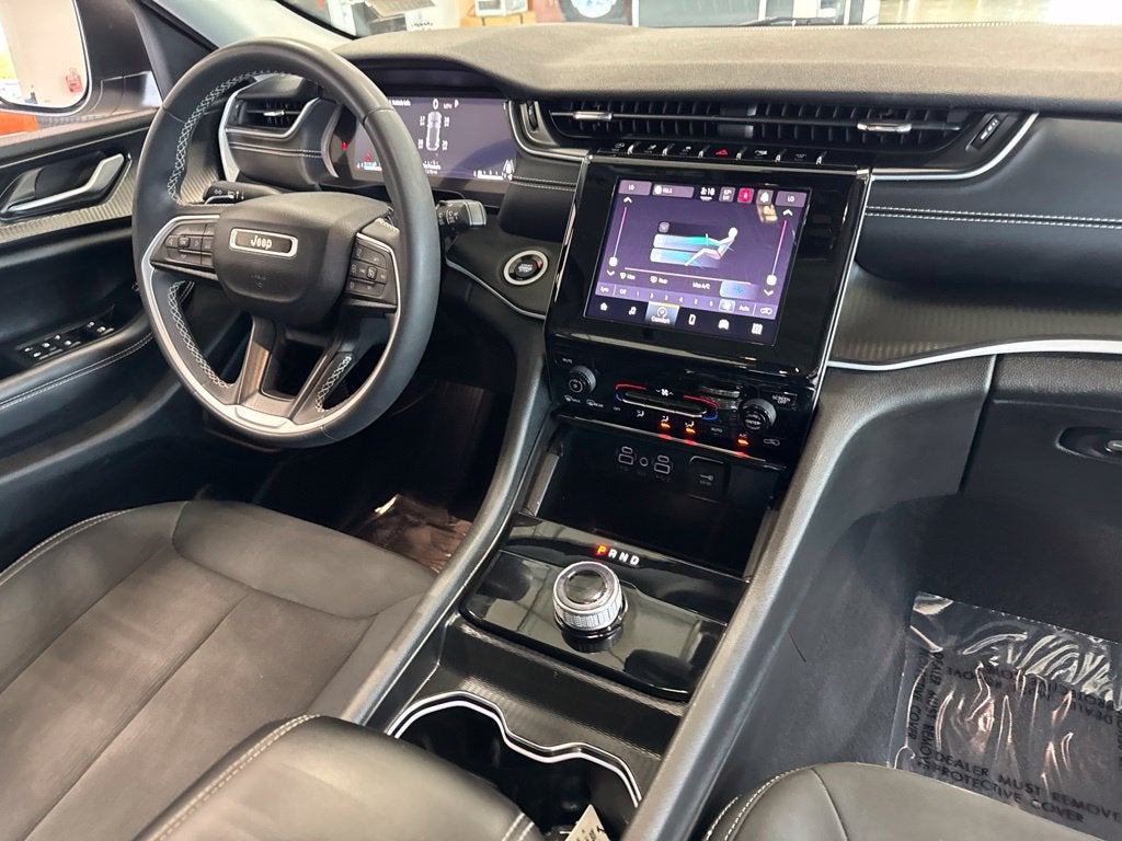 2023 Jeep Grand Cherokee Laredo 4x4
