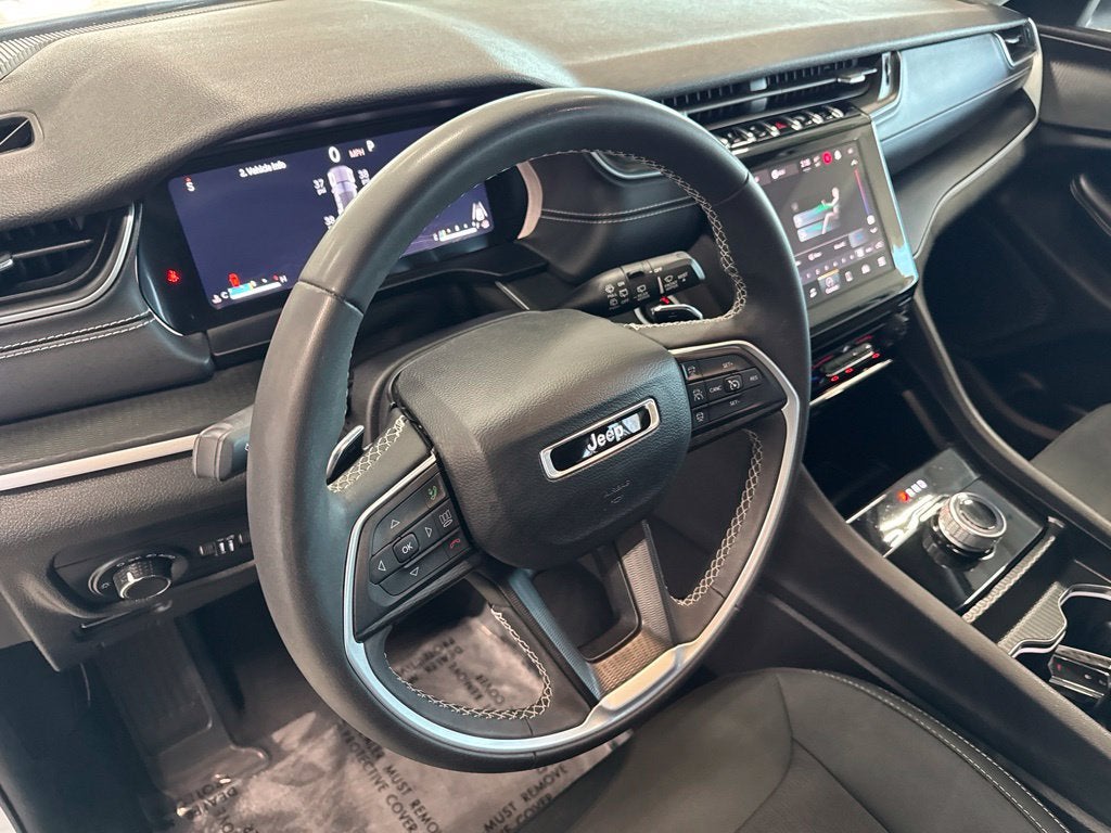 2023 Jeep Grand Cherokee Laredo 4x4