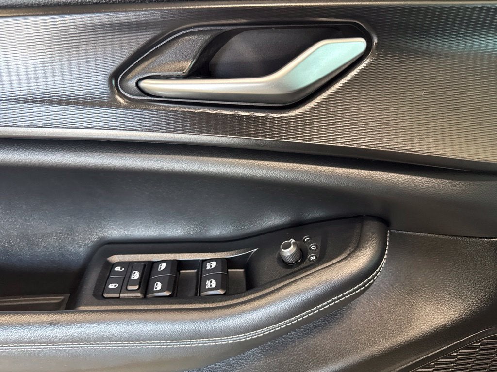 2023 Jeep Grand Cherokee Laredo 4x4