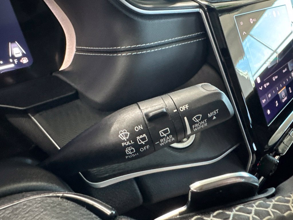 2023 Jeep Grand Cherokee Laredo 4x4