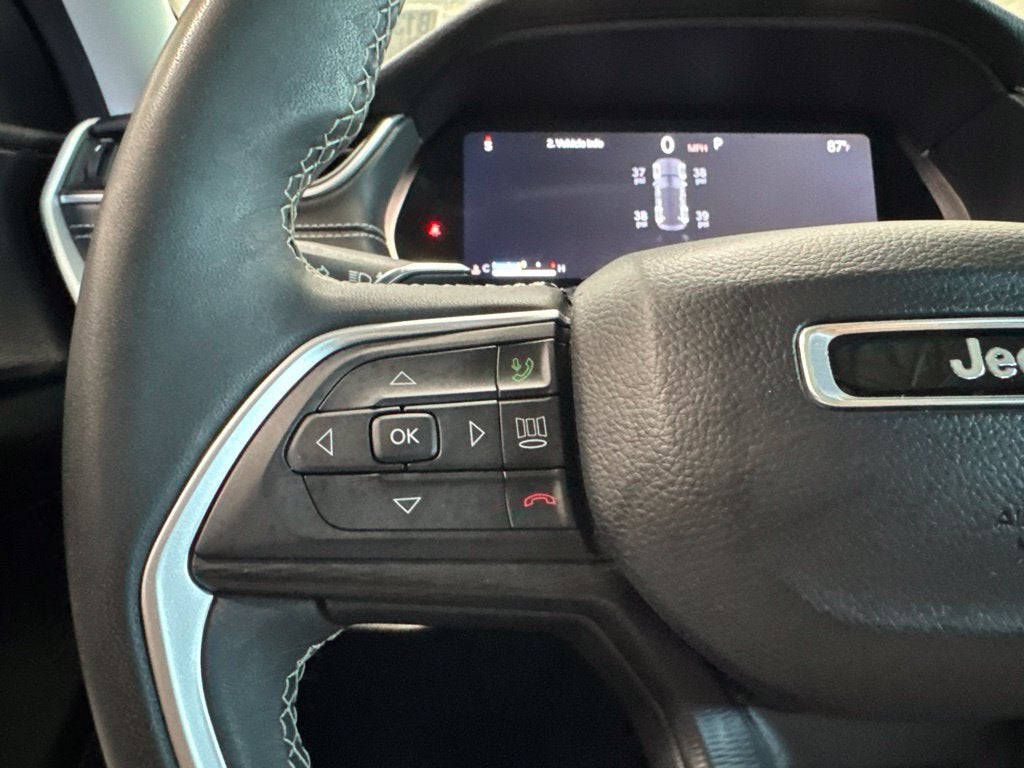 2023 Jeep Grand Cherokee Laredo 4x4