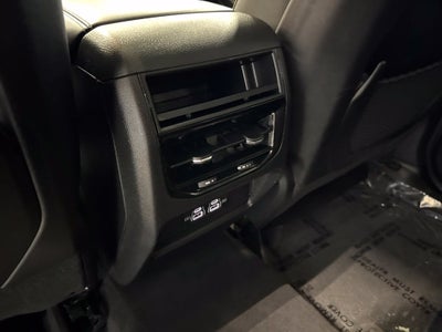 2023 Jeep Grand Cherokee Laredo 4x4