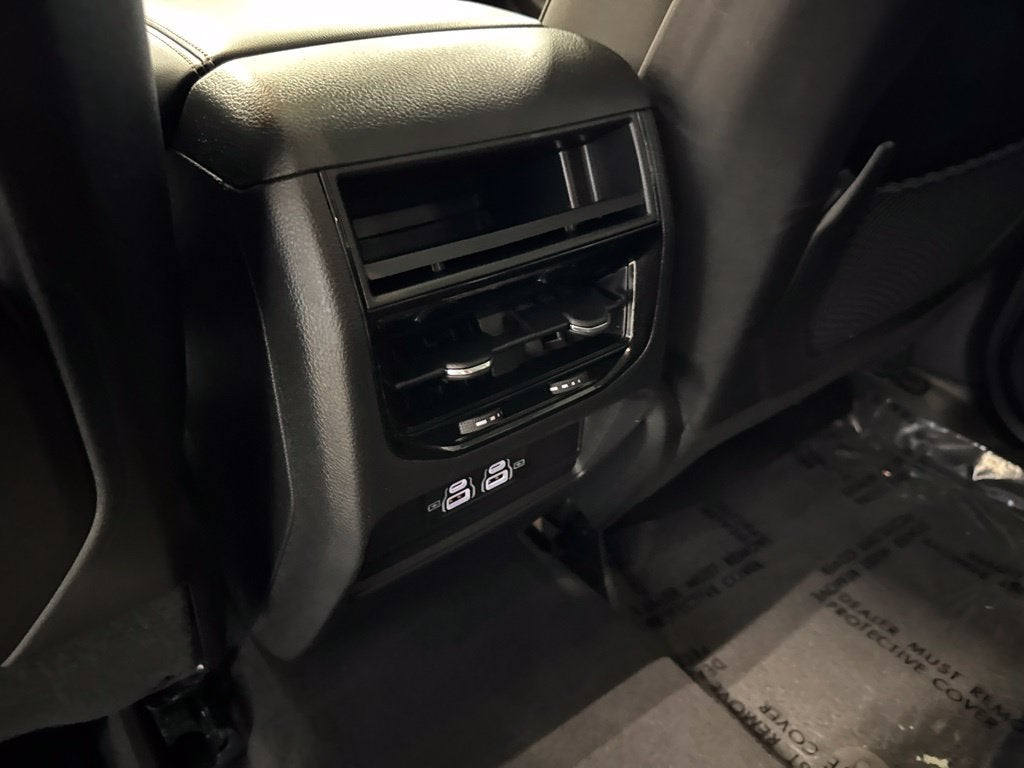 2023 Jeep Grand Cherokee Laredo 4x4