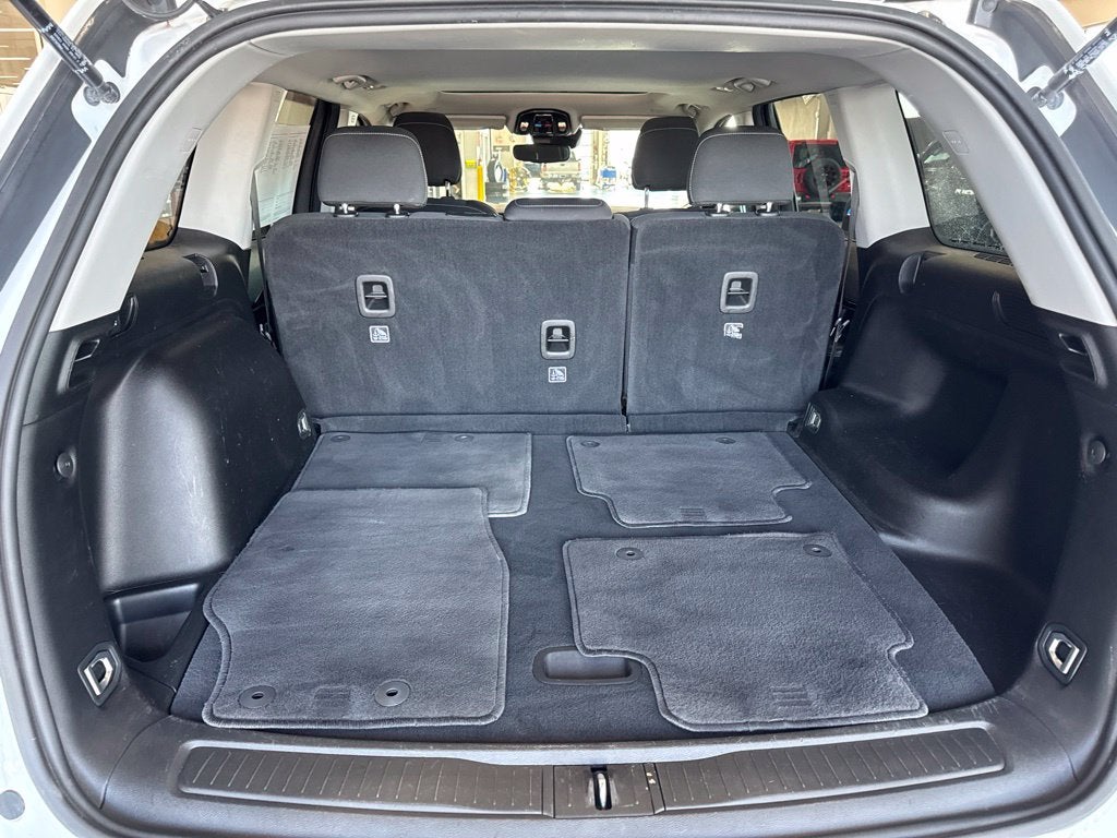 2023 Jeep Grand Cherokee Laredo 4x4