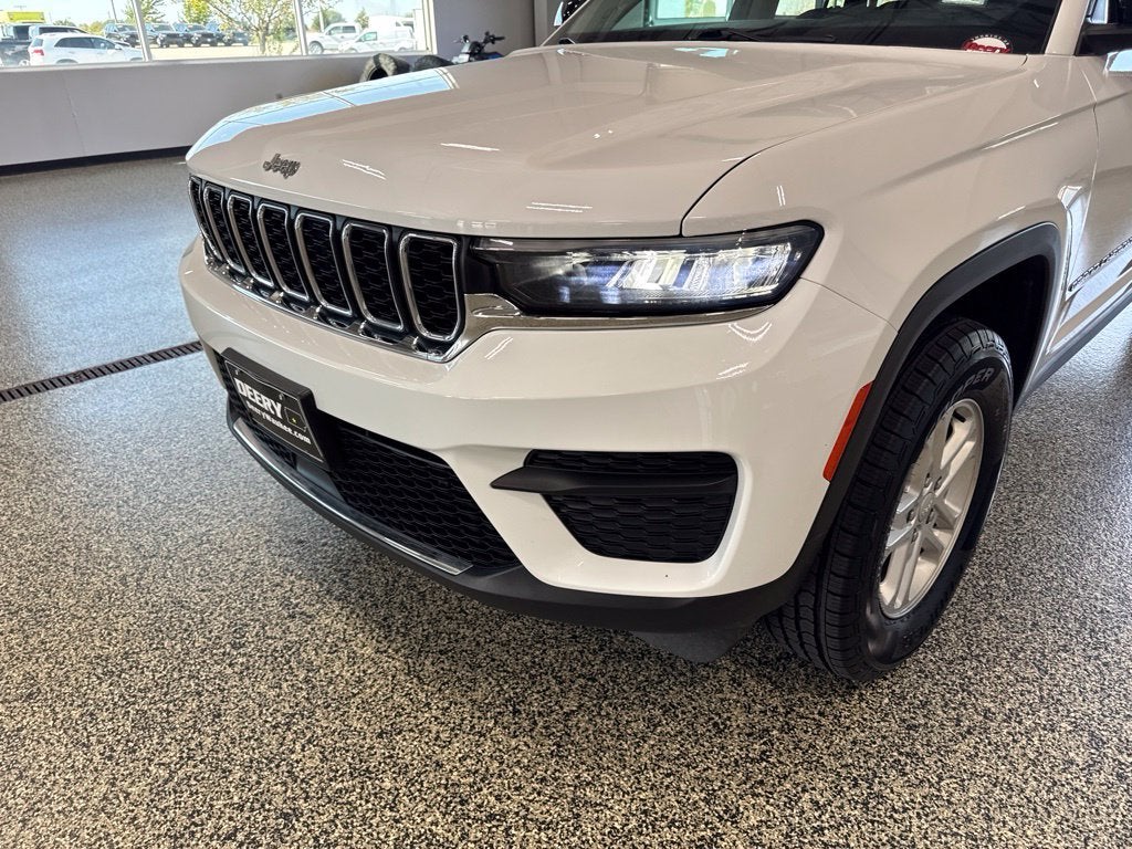 2023 Jeep Grand Cherokee Laredo 4x4