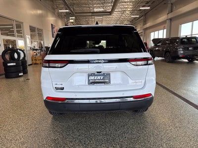 2023 Jeep Grand Cherokee Laredo 4x4