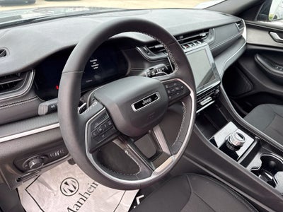 2025 Jeep Grand Cherokee Laredo X 4x4
