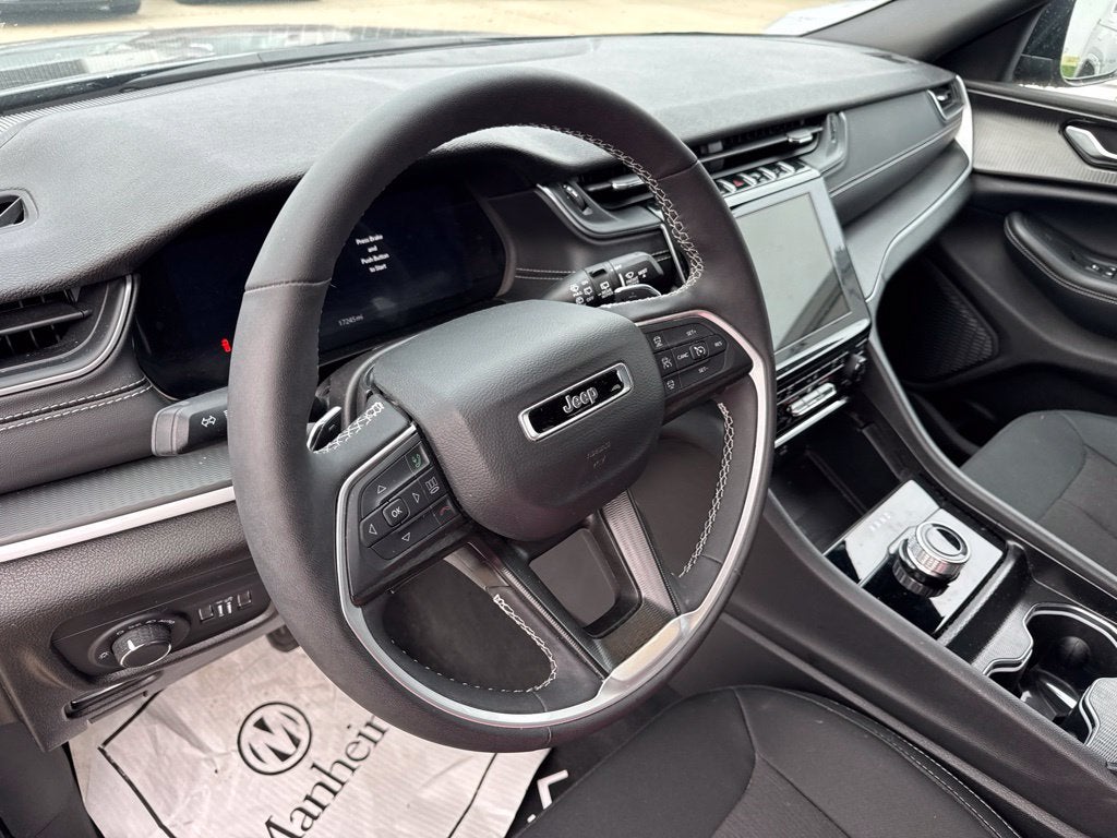 2025 Jeep Grand Cherokee Laredo X 4x4