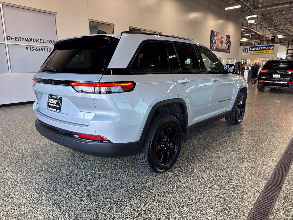 2025 Jeep Grand Cherokee Altitude