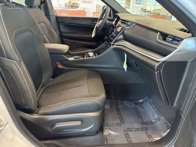 2026 Jeep Grand Cherokee GRAND CHEROKEE LAREDO X 4X4