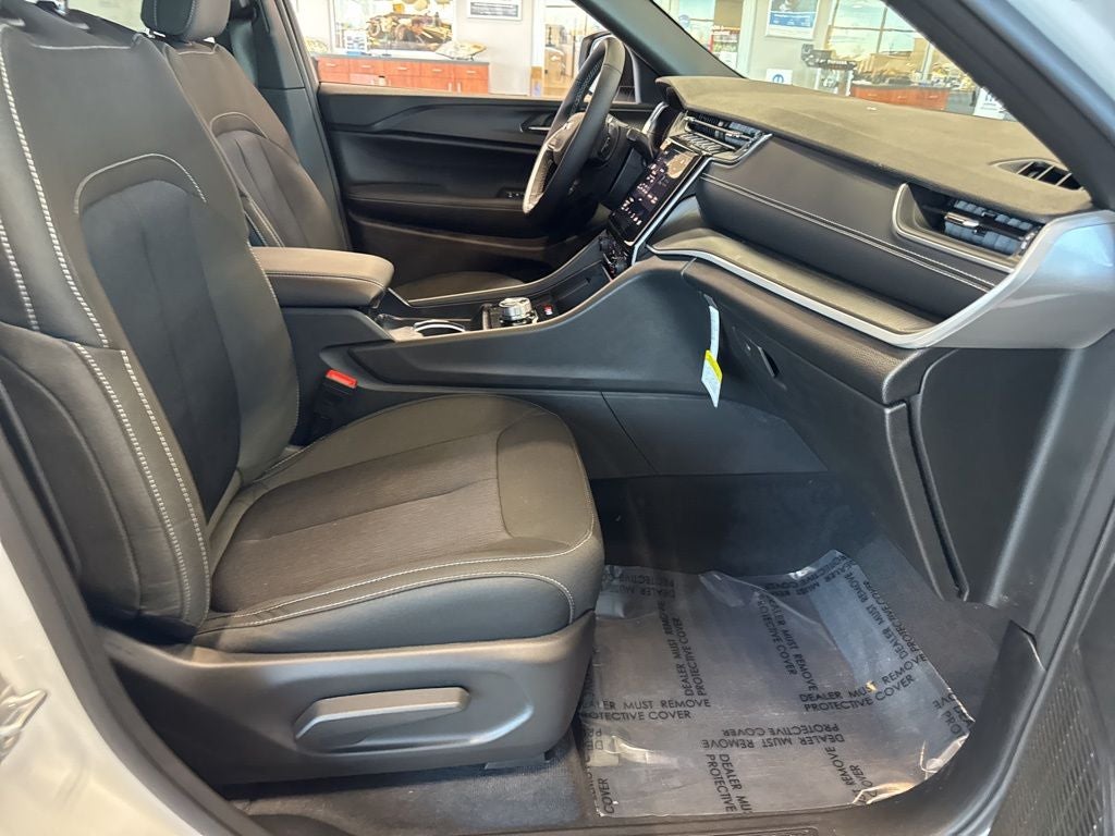 2026 Jeep Grand Cherokee GRAND CHEROKEE LAREDO X 4X4