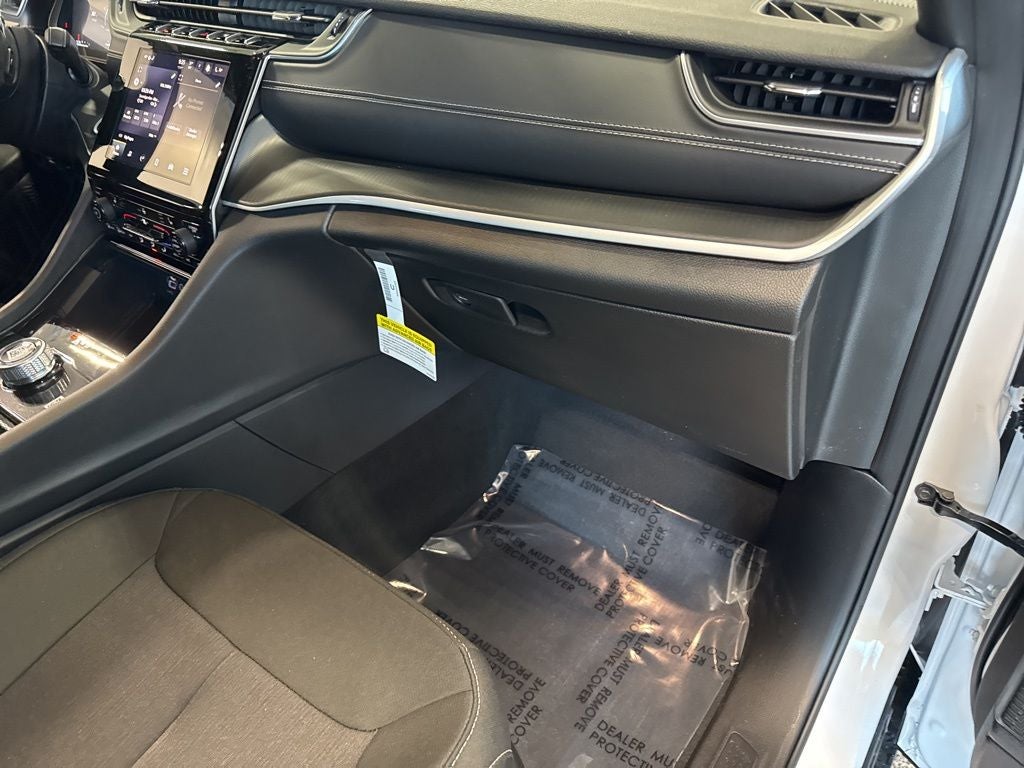 2026 Jeep Grand Cherokee GRAND CHEROKEE LAREDO X 4X4