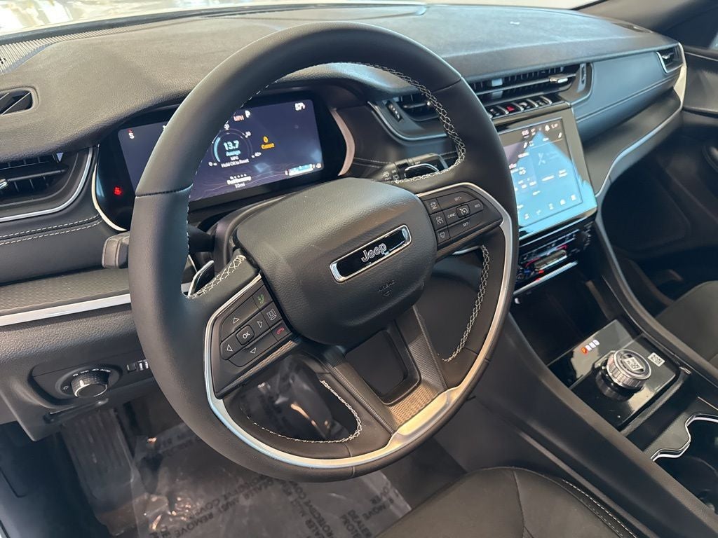 2026 Jeep Grand Cherokee GRAND CHEROKEE LAREDO X 4X4