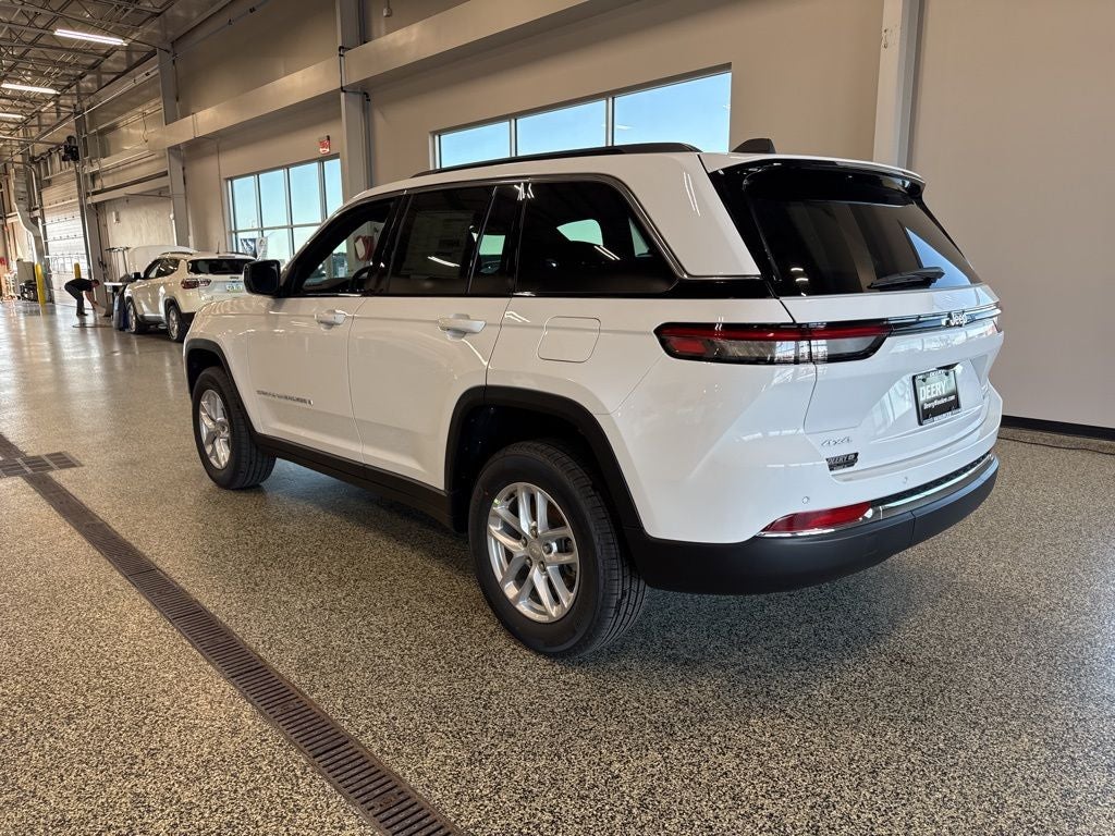 2026 Jeep Grand Cherokee GRAND CHEROKEE LAREDO X 4X4