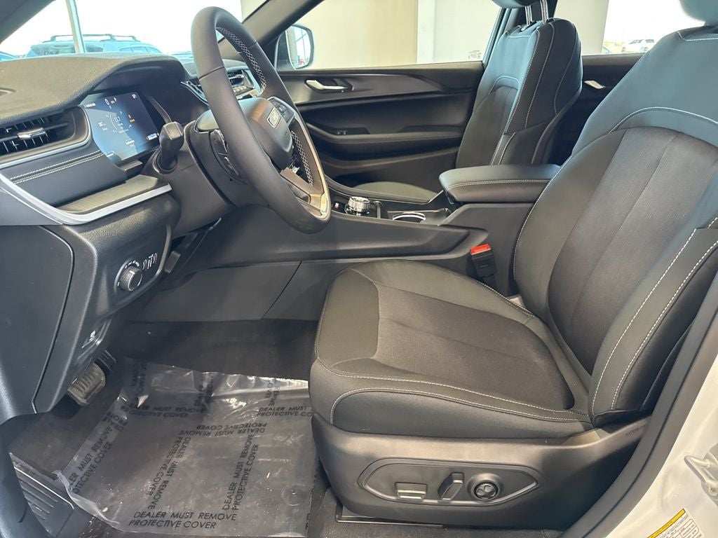 2026 Jeep Grand Cherokee GRAND CHEROKEE LAREDO X 4X4