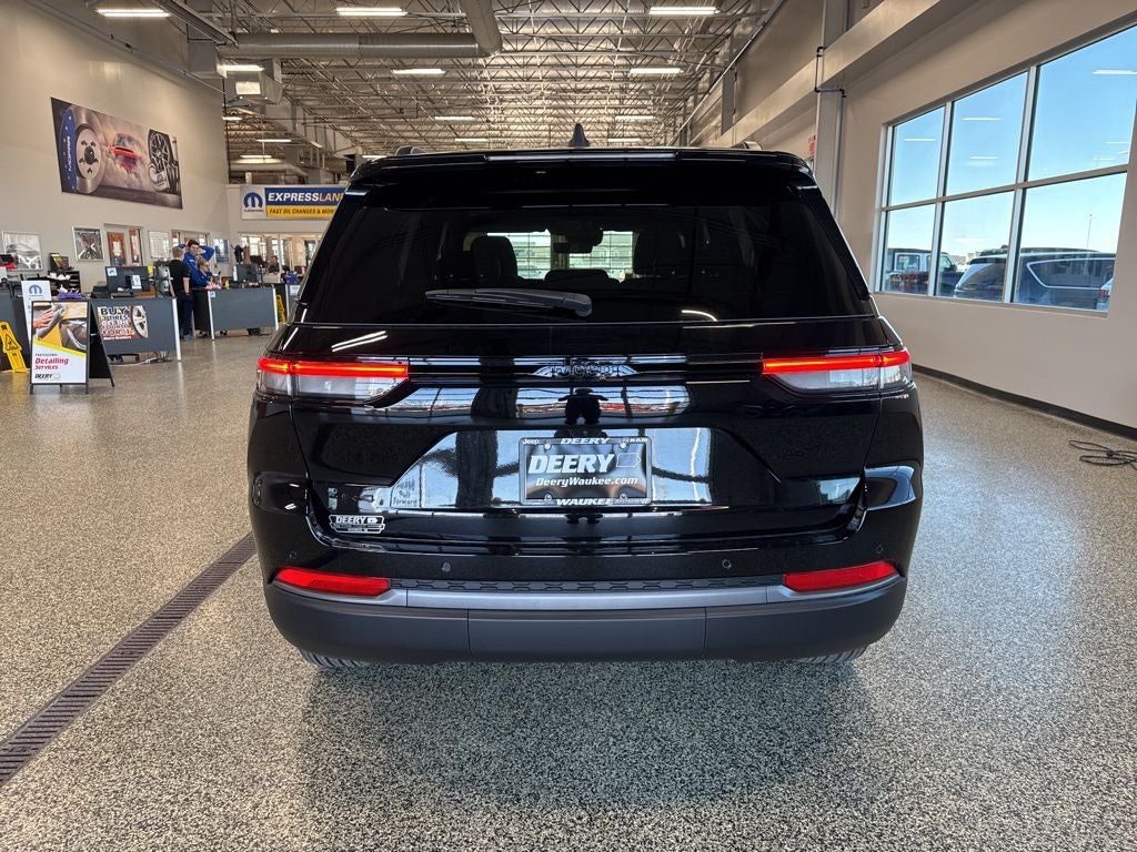 2026 Jeep Grand Cherokee GRAND CHEROKEE LAREDO ALTITUDE 4X4