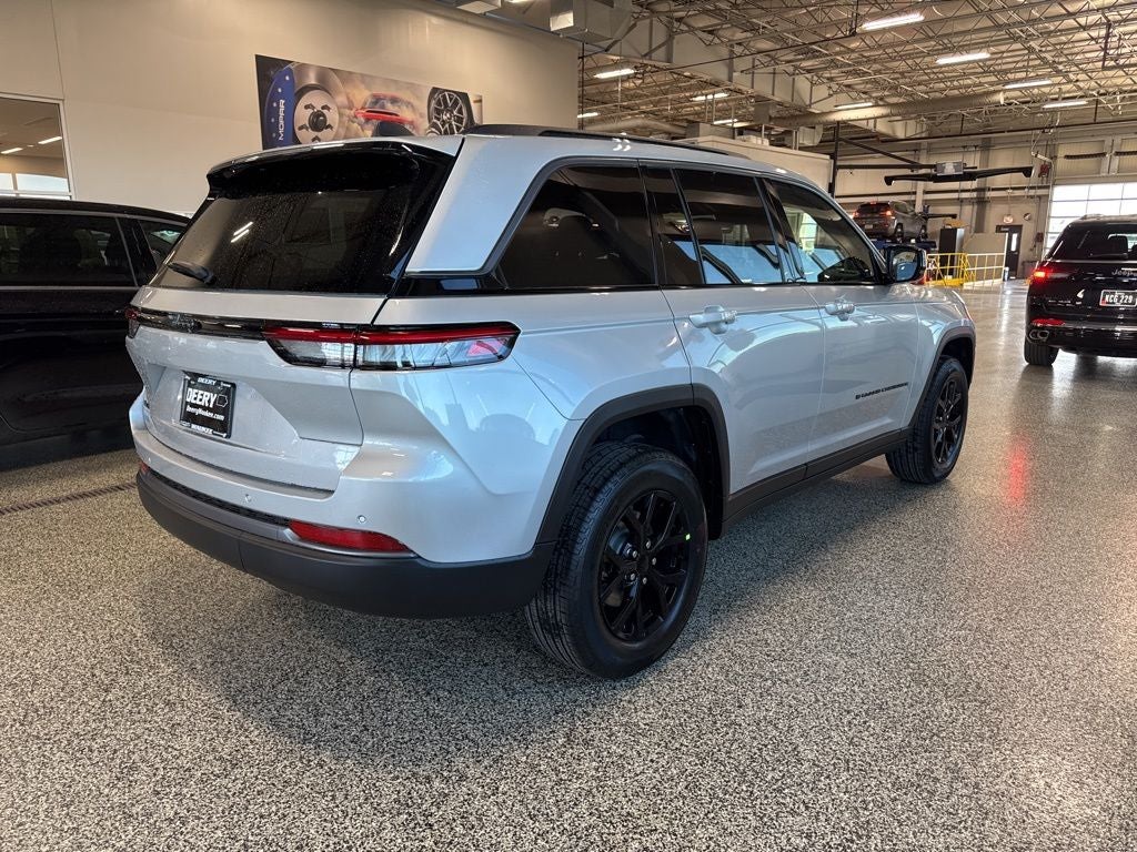 2026 Jeep Grand Cherokee GRAND CHEROKEE LAREDO ALTITUDE 4X4