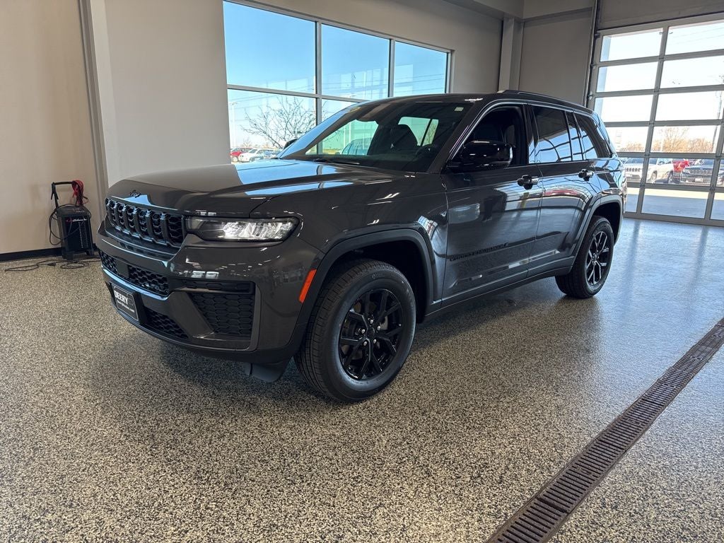 2026 Jeep Grand Cherokee GRAND CHEROKEE LAREDO ALTITUDE 4X4