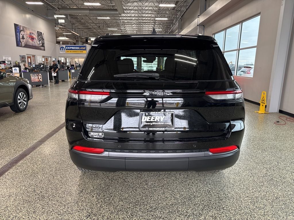 2026 Jeep Grand Cherokee GRAND CHEROKEE LAREDO ALTITUDE 4X4