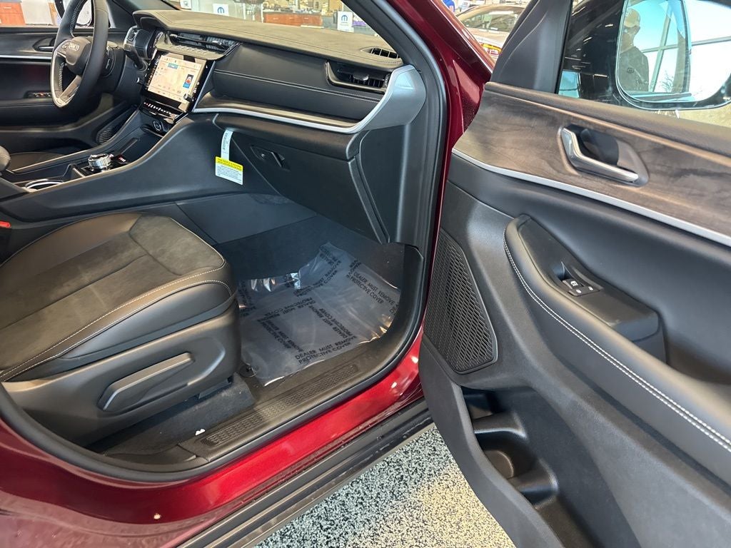 2026 Jeep Grand Cherokee GRAND CHEROKEE LAREDO ALTITUDE 4X4