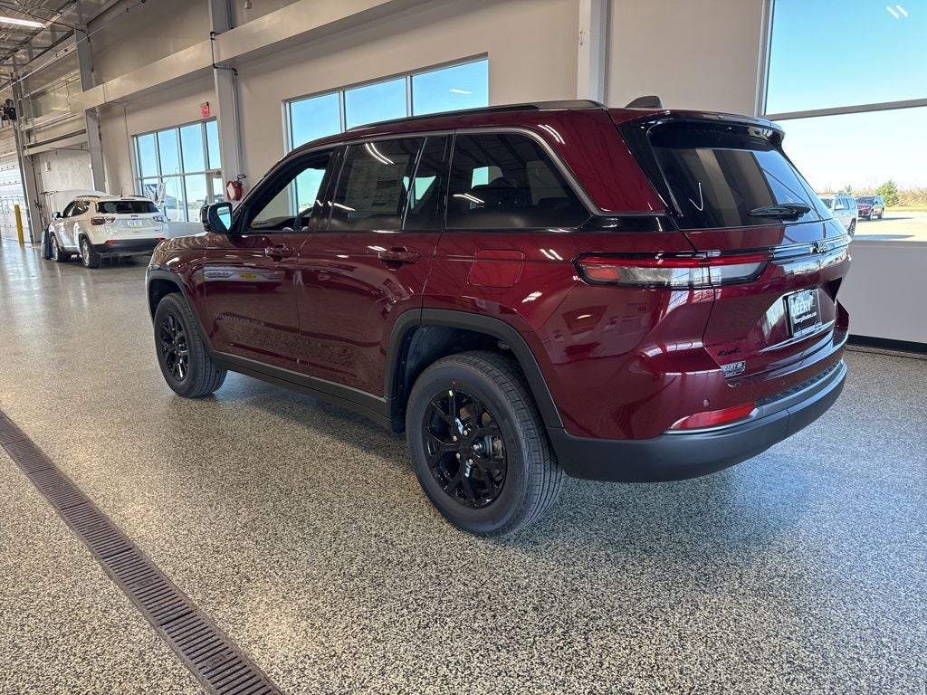 2026 Jeep Grand Cherokee GRAND CHEROKEE LAREDO ALTITUDE 4X4