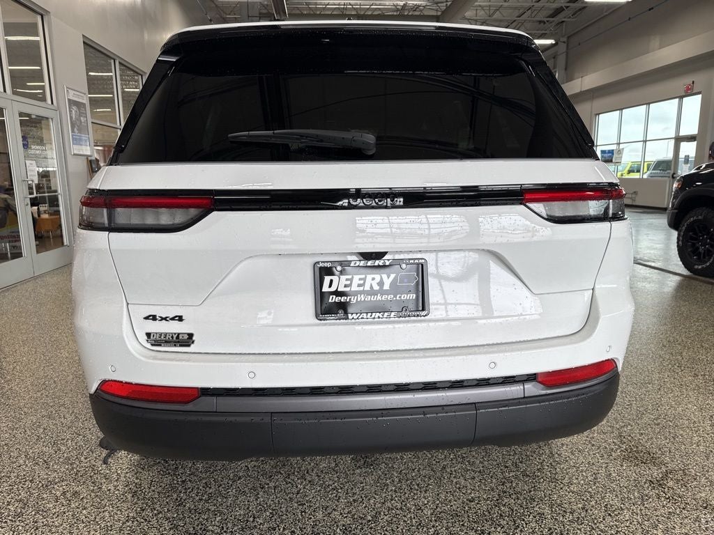 2026 Jeep Grand Cherokee GRAND CHEROKEE LAREDO ALTITUDE 4X4