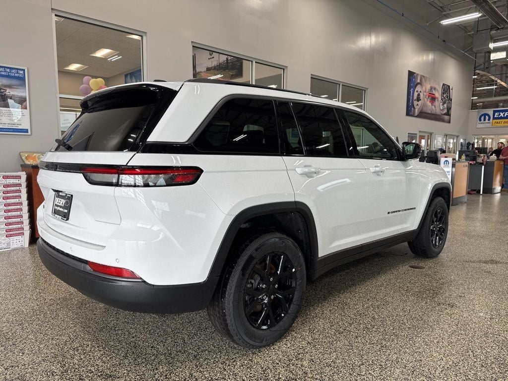 2026 Jeep Grand Cherokee GRAND CHEROKEE LAREDO ALTITUDE 4X4
